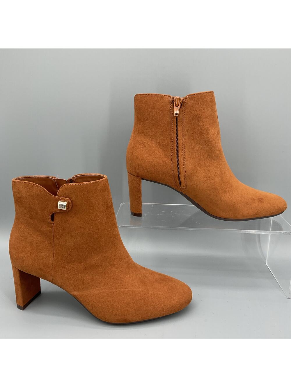 NEW Alfani Women’s PAAM Faux Leather Sleek Booties Brown Size 5.5M